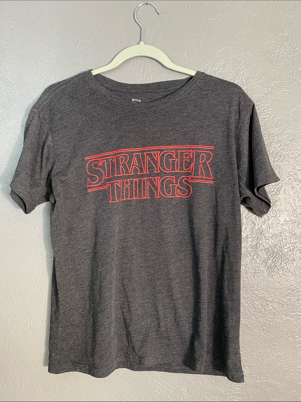 Netflix Stranger Things Graphic Tee Large Black Logo Shirt Sci Fi Horror TV